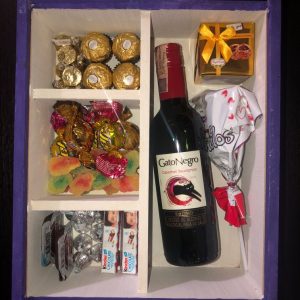 CAJA DE VINO Y DULCES